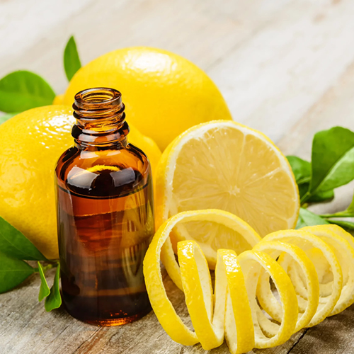 foto di un limone come simbolo di olio essenziale al limone